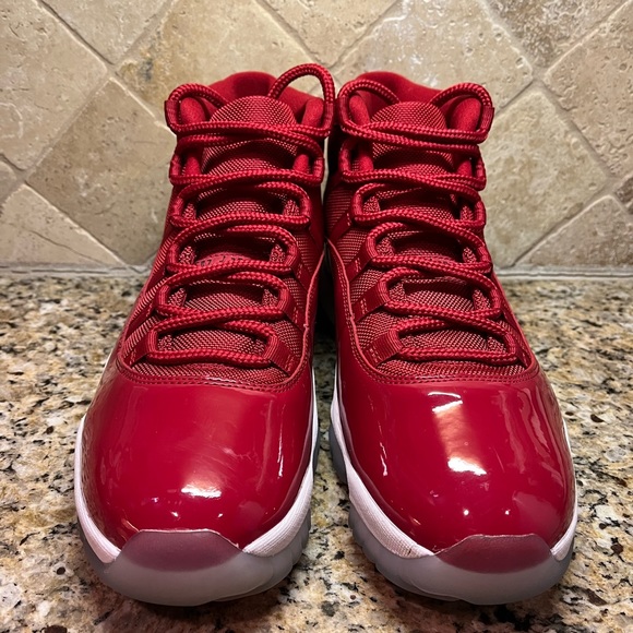 Jordan 11 “Win Like 96” - Picture 2 of 7